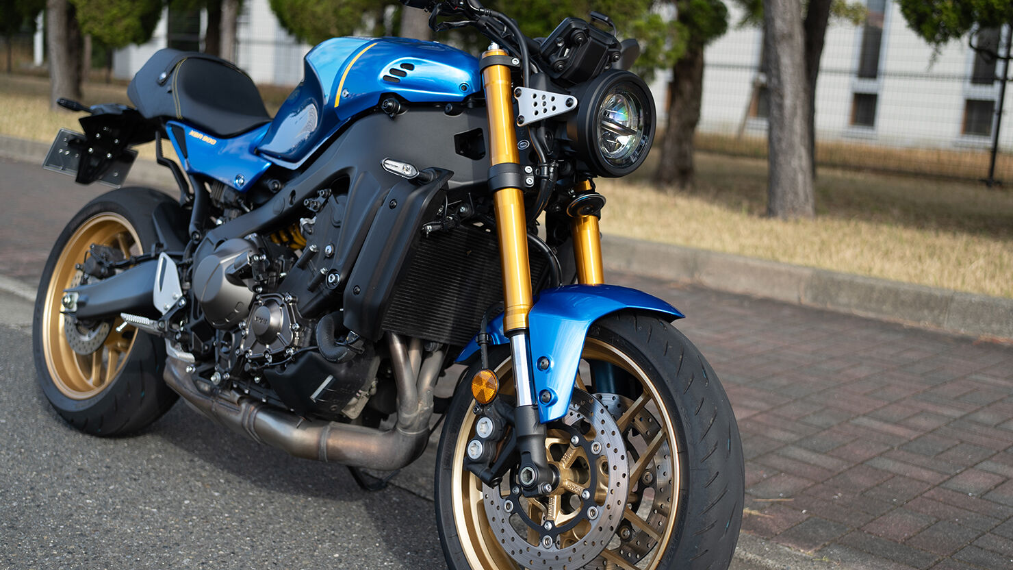 YAMAHA XSR900