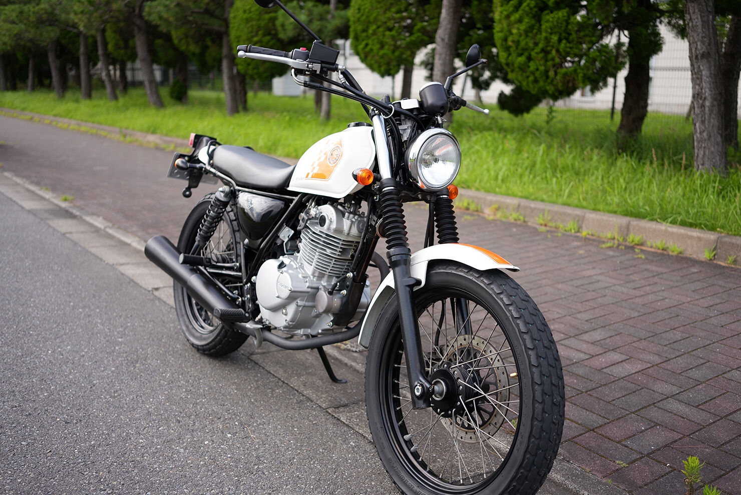 SUZUKI　グラストラッカー