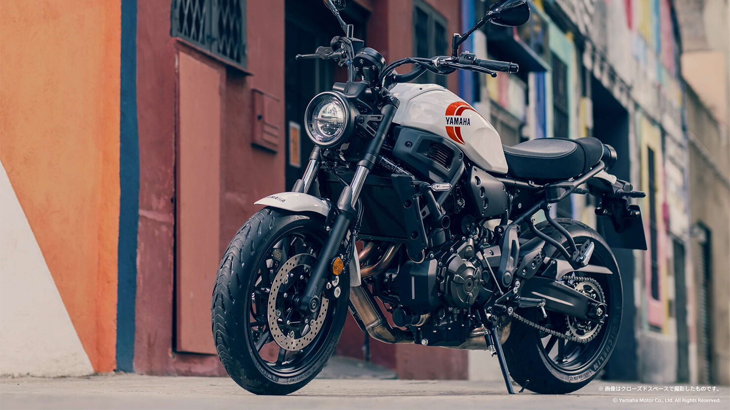 YAMAHA XSR700