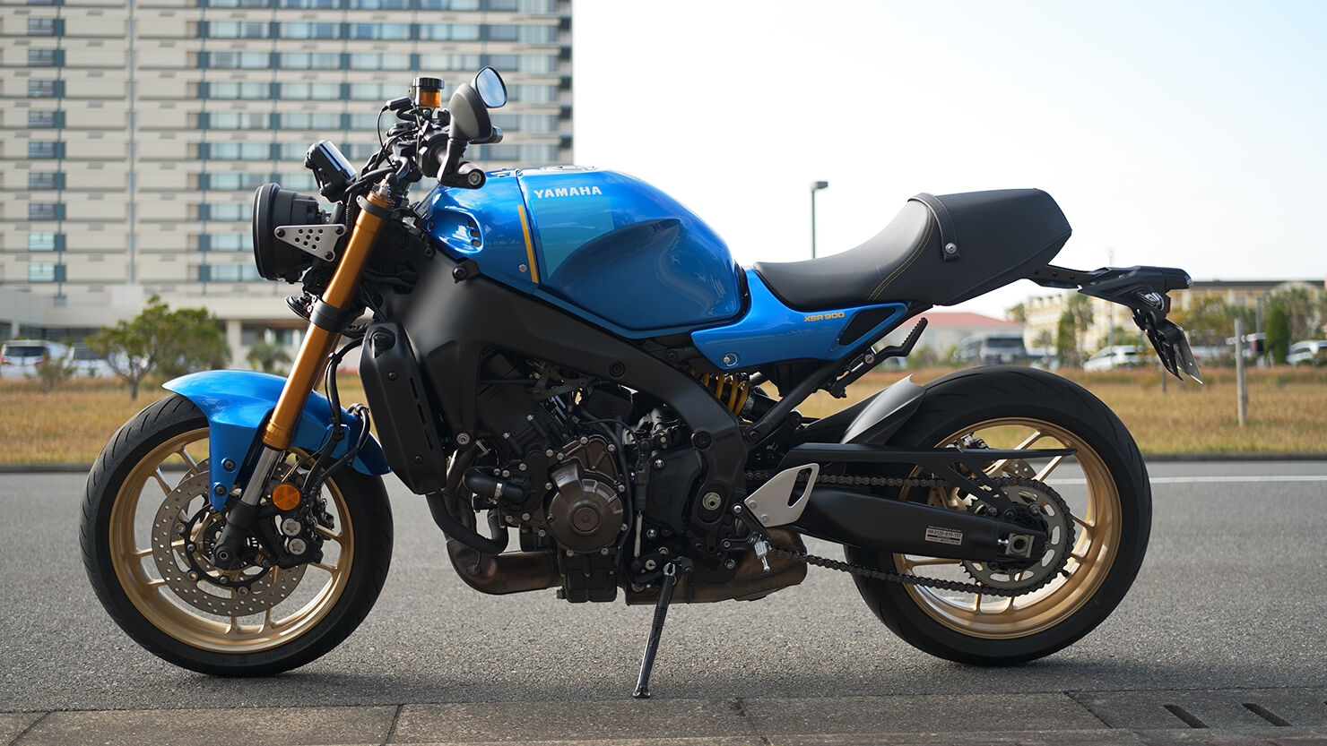 YAMAHA XSR900