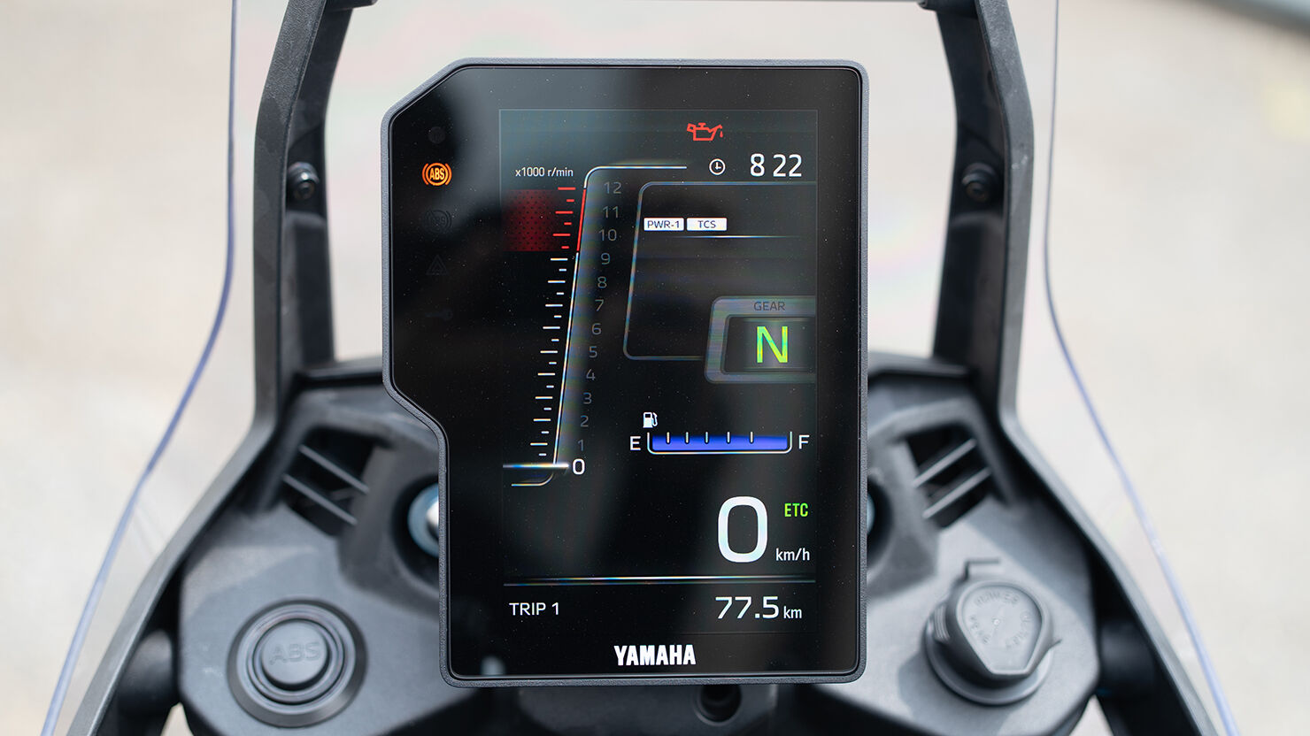 テネレのメーターは簡易ナビ付き