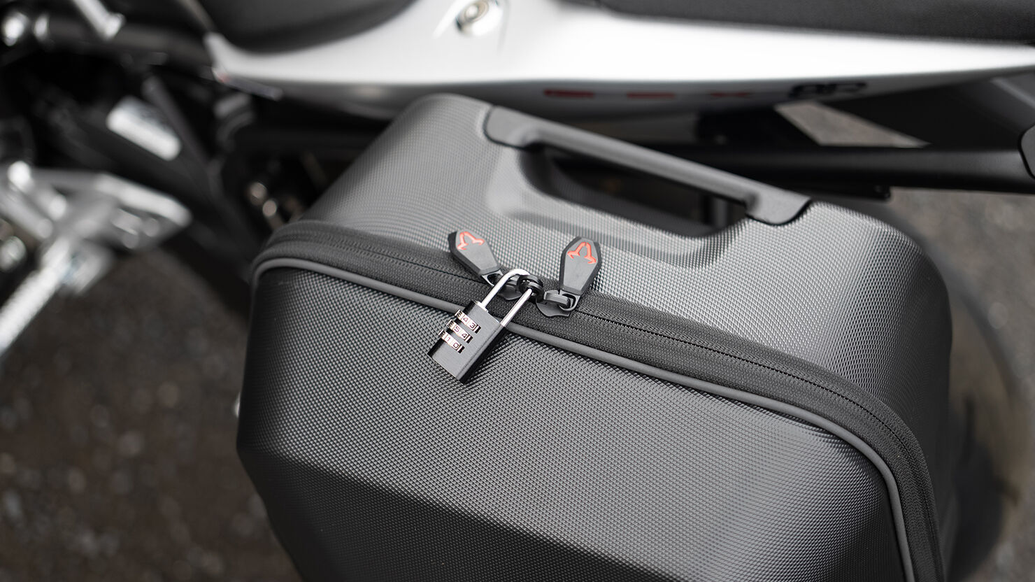 Urban ABSサイドケース