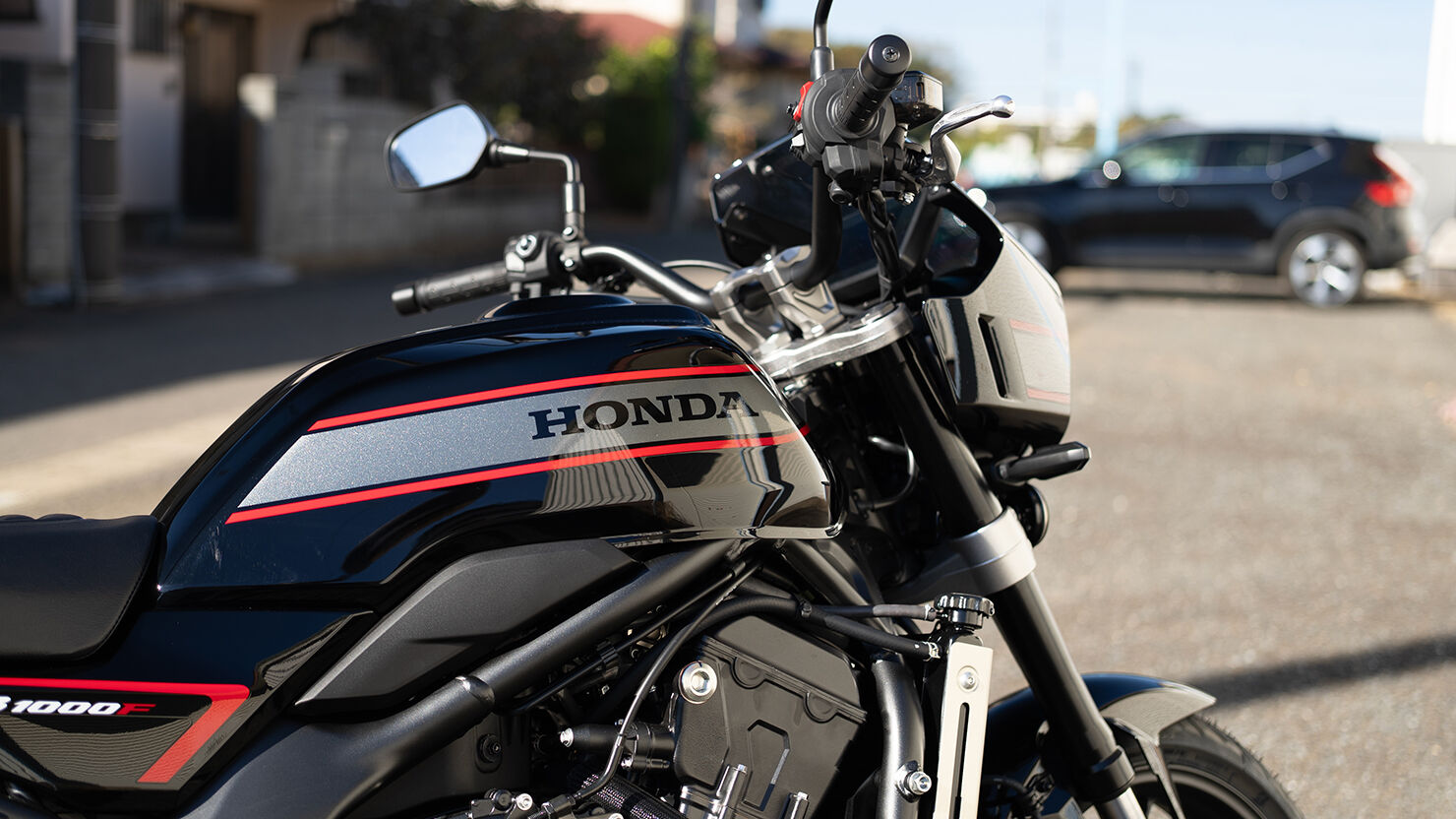 画像引用：HONDA CB1000F