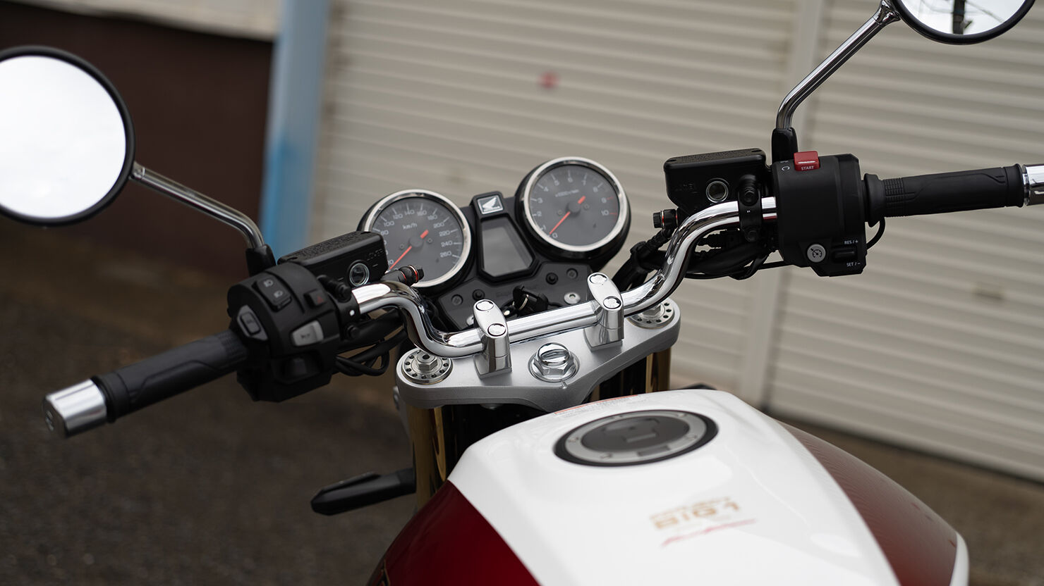 画像引用：CB1300はメッキ仕上げ