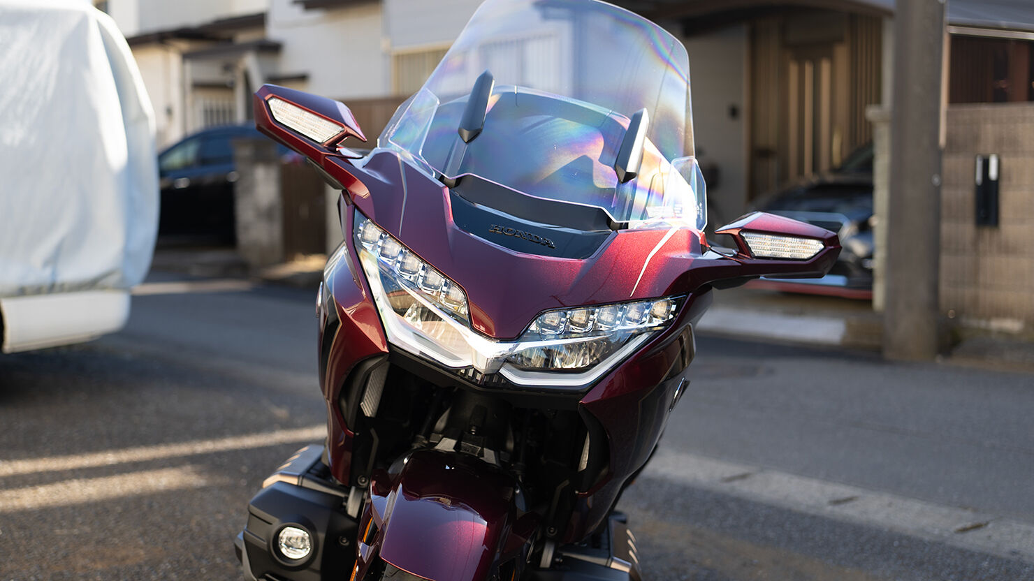  Gold Wingの巨大なスクリーン