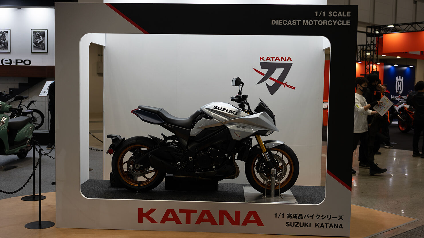  SUZUKI KATANA