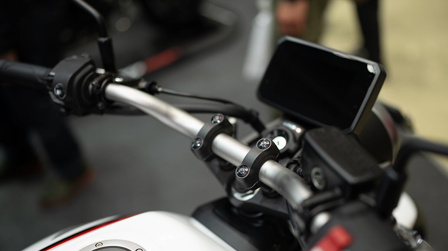  メーターは汎用デジタルメーター