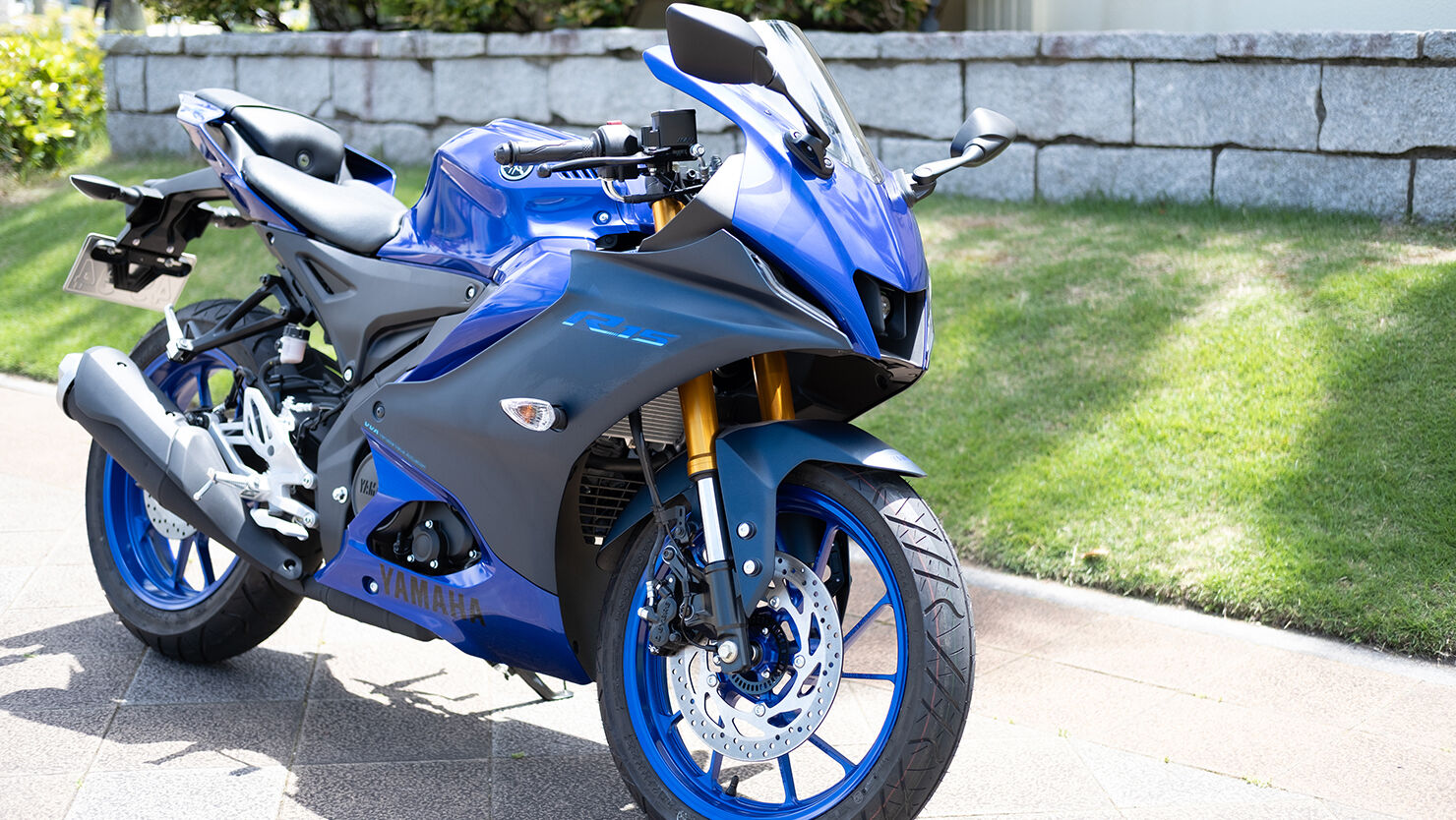  YAMAHA 01.jpg
